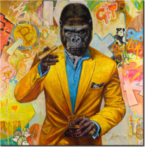 Gentleman Gorilla mit Zigarre im gold-gelben Business-Anzug